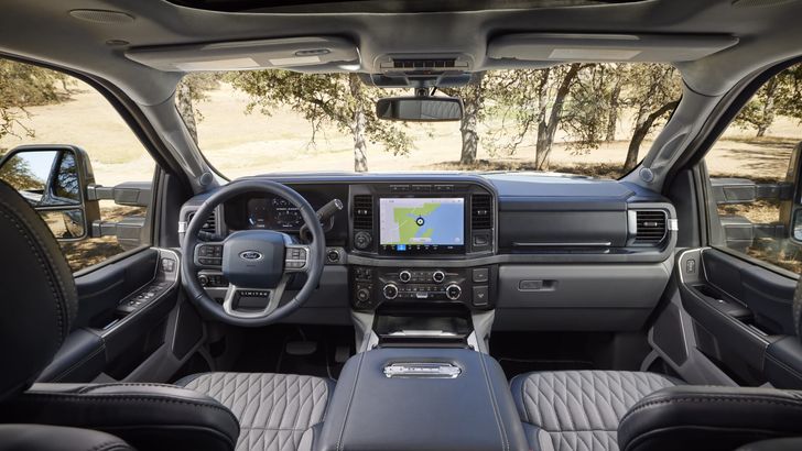 Интерьер Ford F-Series Super Duty 2023