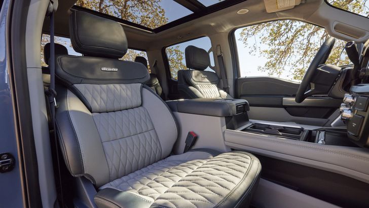 Интерьер Ford F-Series Super Duty 2023