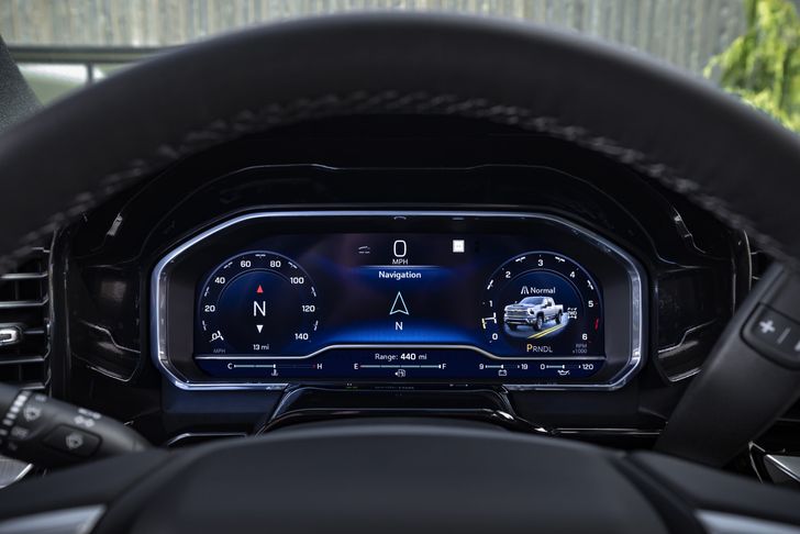 Интерьер Chevrolet Silverado 2024