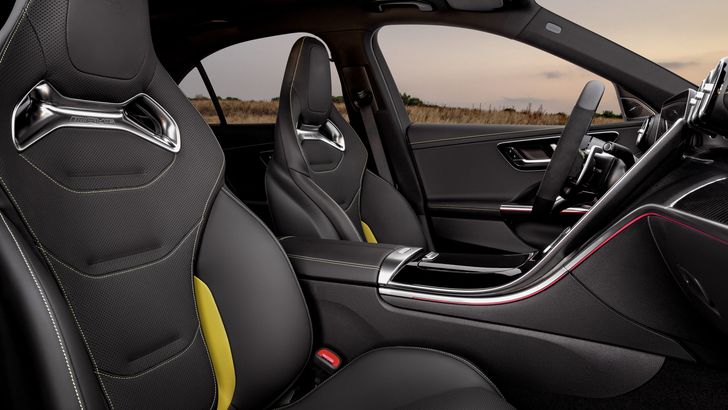 Интерьер Mercedes-AMG C 63 S 4Matic+