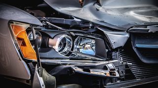 Разбитый автомобиль