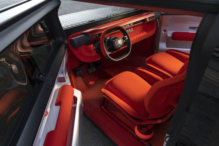 Интерьер Citroën Oli