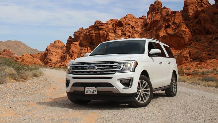 Компания FORD разработала уникальный способ снижения радиуса поворота автомашины