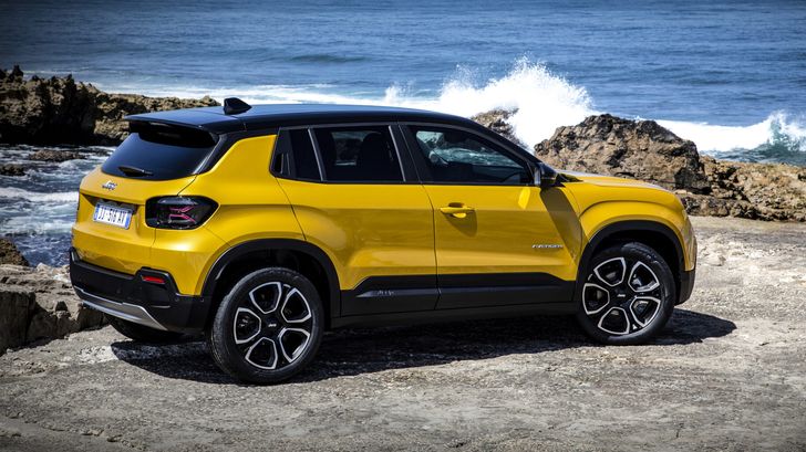 Экстерьер Jeep Avenger