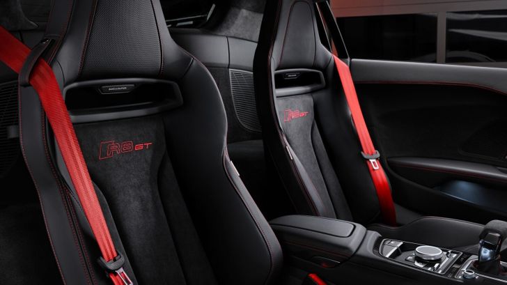 Интерьер Audi R8 Coupe V10 GT RWD