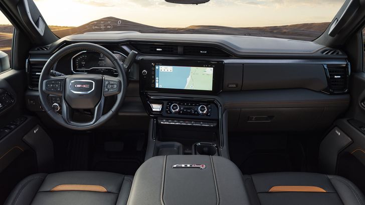 Интерьер GMC Sierra HD 2024