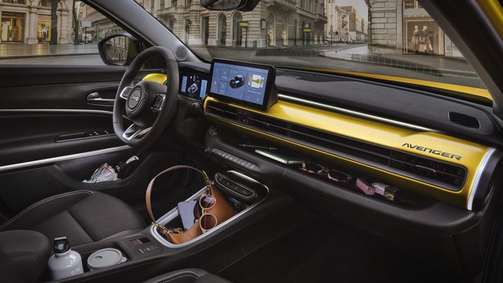 Интерьер Jeep Avenger