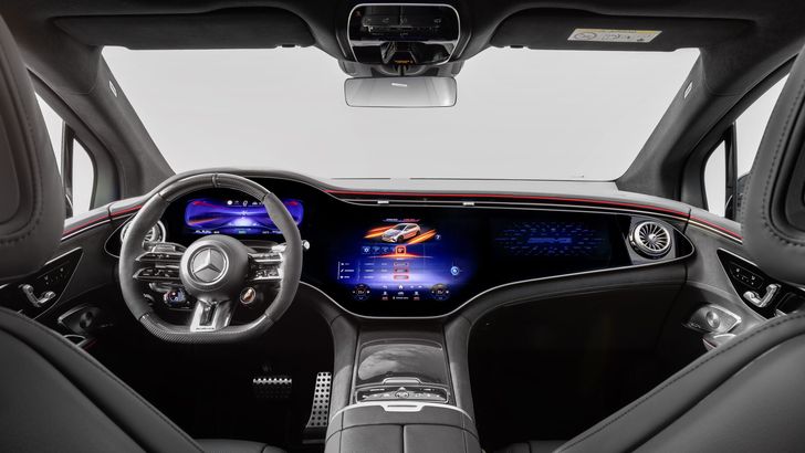 Салон Mercedes-AMG EQE SUV