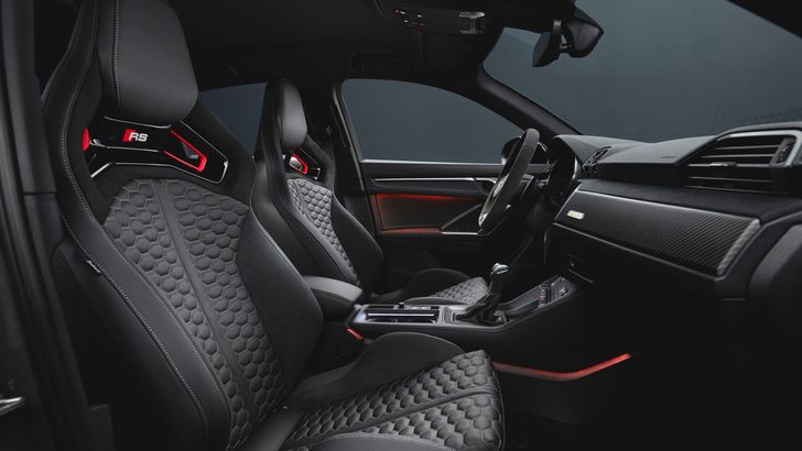 Интерьер Audi RS Q3 Sportback edition 10 years