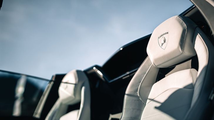 Lamborghini Aventador LP 780-4 Ultimae и Miura P400