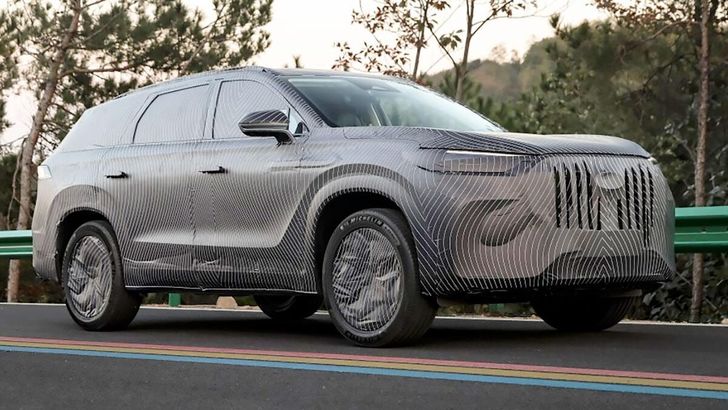 Chery показала новый флагманский кроссовер, который может появиться в России