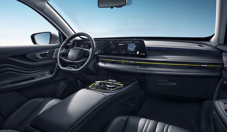 Интерьер Exeed LX