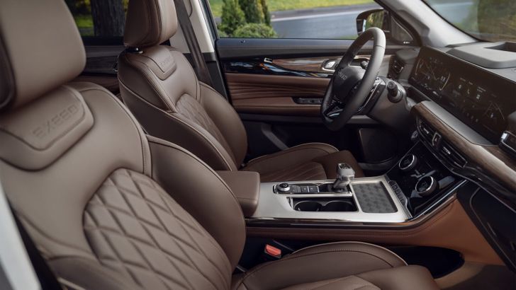 Интерьер Exeed VX President LE