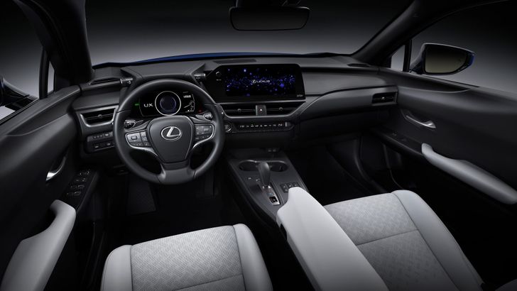 Интерьер Lexus UX 300e