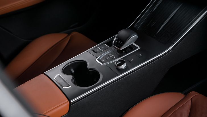 Интерьер Omoda C5