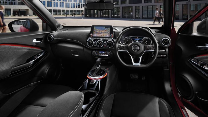 Интерьер Nissan Juke 2023