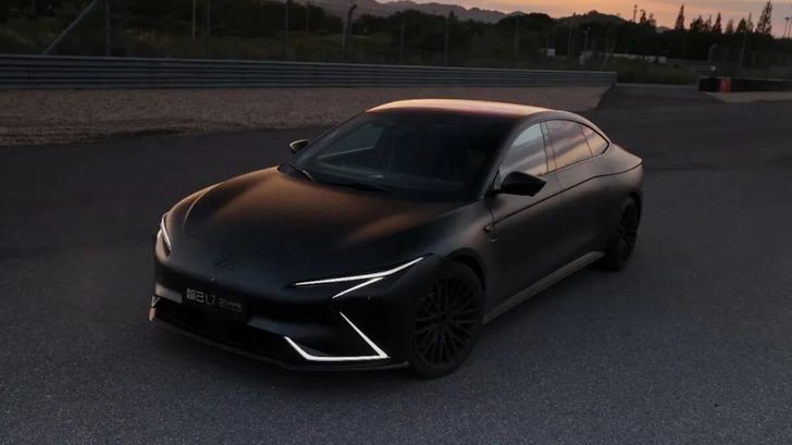 В России начали продавать машины с авиационным штурвалом вместо руля. Известны цены