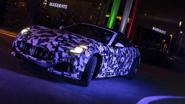 Прототип Maserati GranCabrio в камуфляже