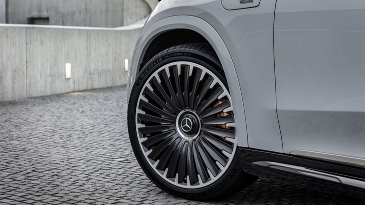 Экстерьер Mercedes-AMG EQE SUV