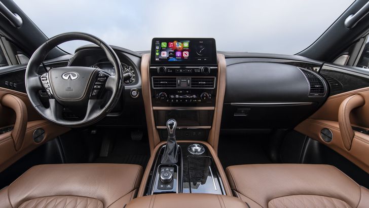 Интерьер Infiniti QX80 2023