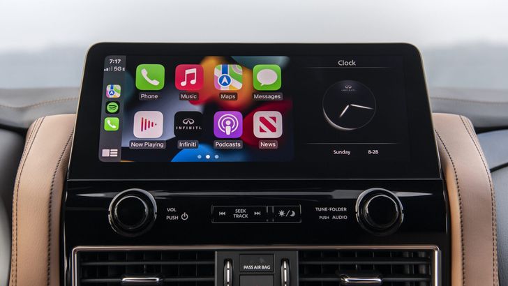 Интерьер Infiniti QX80 2023