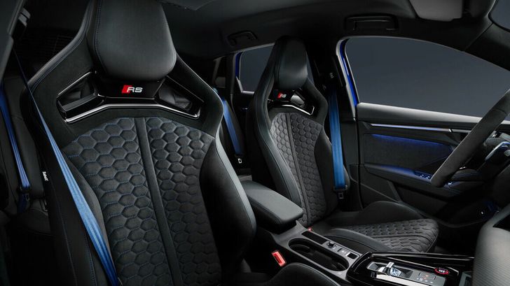 Интерьер Audi RS 3 Performance Edition