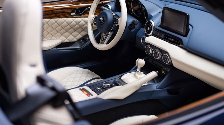 Интерьер лимитированной версии Mazda MX-5