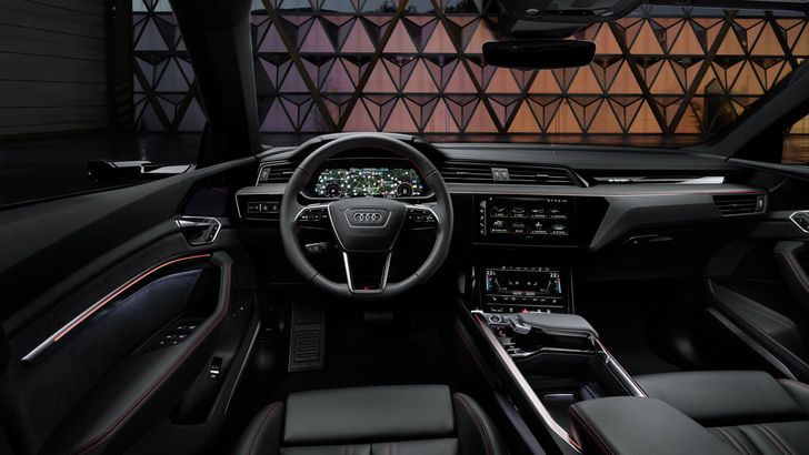 Интерьер Audi Q8 e-tron quattro