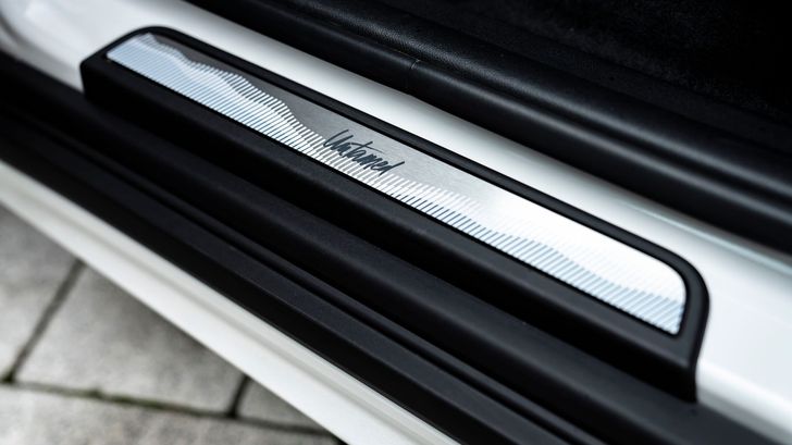 Накладка на порог MINI Cooper SE Countryman ALL4 Untamed Edition