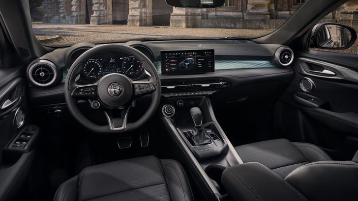 Салон Alfa Romeo Tonale Plug-In Hybrid Q4