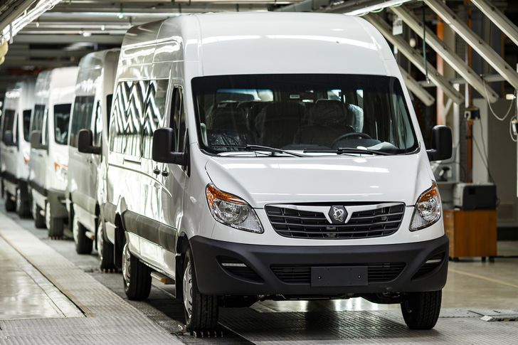 Названы сроки начала продаж новых коммерческих моделей «Соллерс»