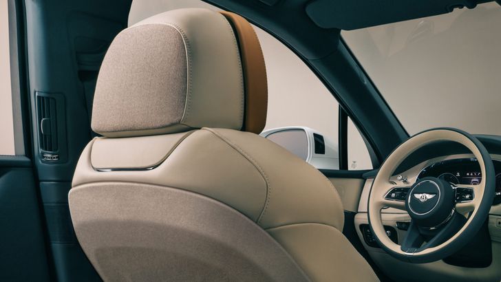 Интерьер Bentley Bentayga Odyssean Edition