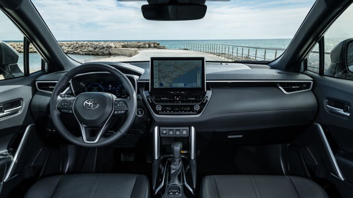 Интерьер Toyota Corolla Cross