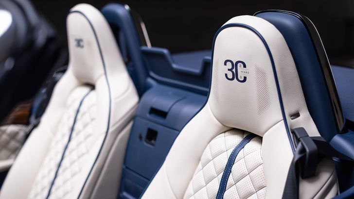 Интерьер лимитированной версии Mazda MX-5