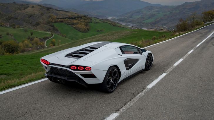 Lamborghini Countach LPI 800-4