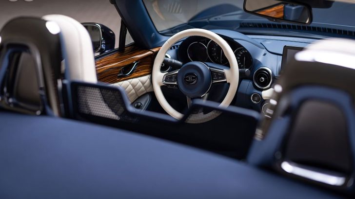 Интерьер лимитированной версии Mazda MX-5