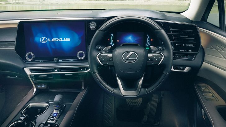 Интерьер Lexus RX
