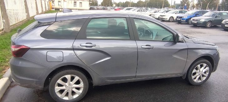 LADA Vesta SW в цвете «Булат»