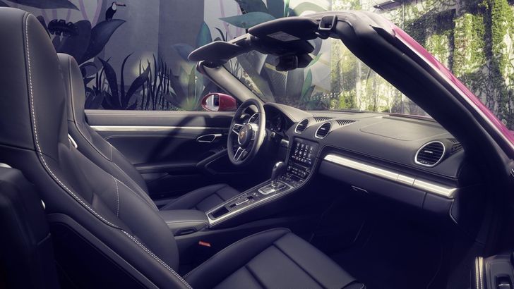 Интерьер новых моделей Porsche 718 Style Edition