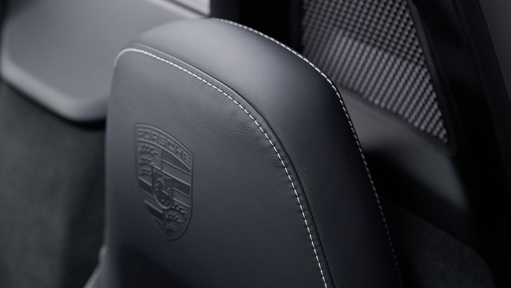 Интерьер новых моделей Porsche 718 Style Edition