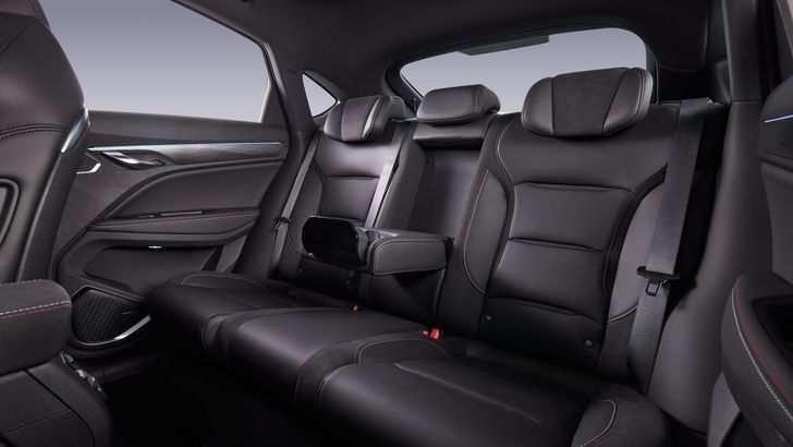 Интерьер Geely Tugella