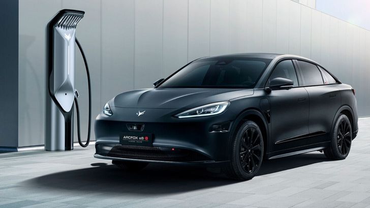 В России появились новые китайские электрокары Arcfox Alpha-S. Объявлены цены