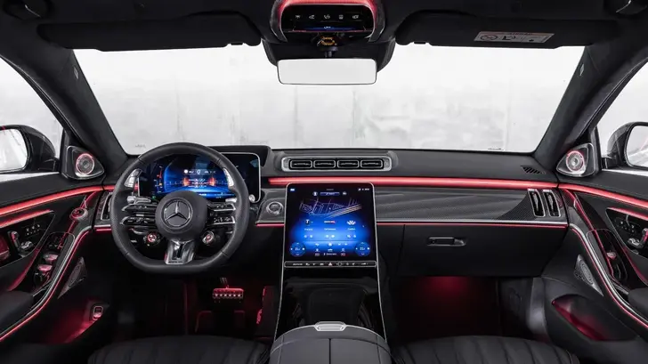 Интерьер Mercedes-AMG S 63 E PERFORMANCE