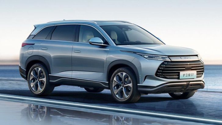 BYD начал продажи нового гибридного кроссовера Frigate 07: цены от 1,8 млн рублей