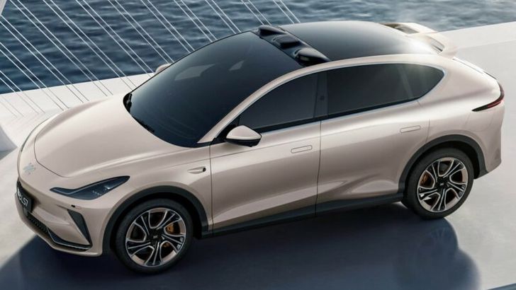 Новый китайский электрокроссовер IM LS7 стал популярным сразу после премьеры