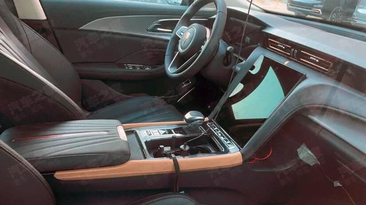 Интерьер спортивной версии седана Hongqi H6