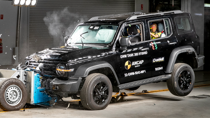 Внедорожник Tank 300, который появится в России, проверили в краш-тесте