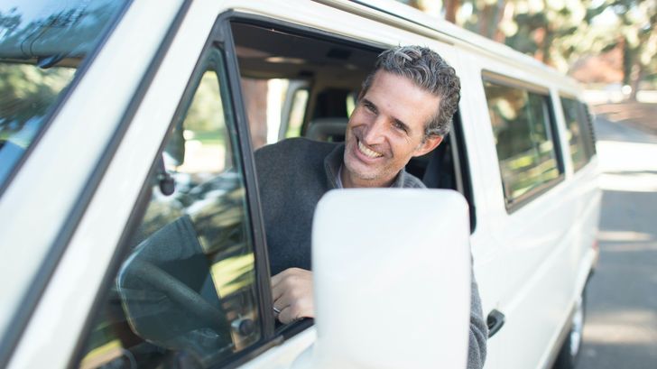 Психиатр рассказал, почему люди дают имена своим автомобилям