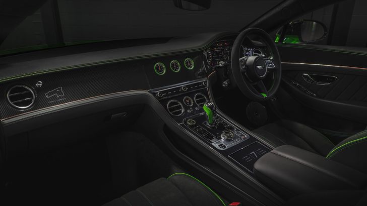 Салон эксклюзивного Bentley Continental GT S, вдохновленного Bathurst 12 Hour