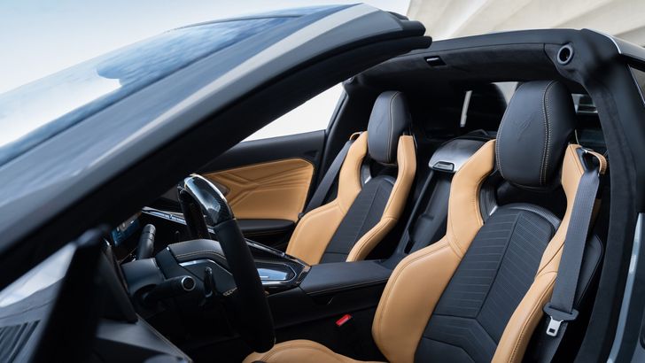 Интерьер Chevrolet Corvette E-Ray